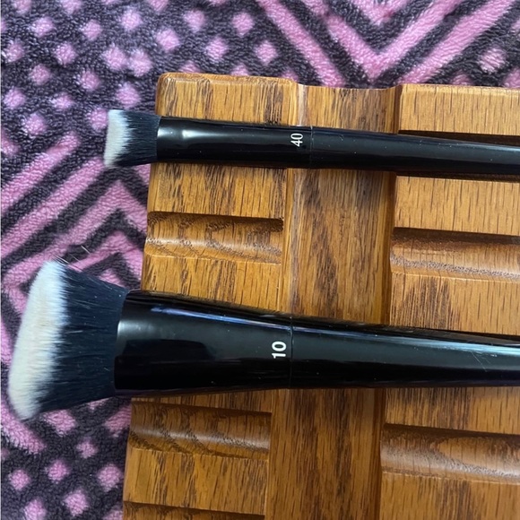 SOLD—KVD Lock It 10 & 40 brushes - Picture 3 of 4